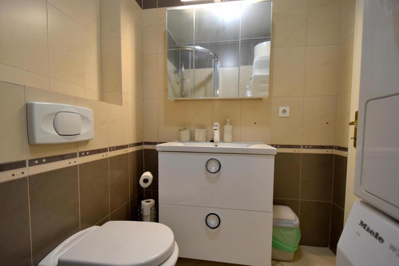 Apartment Lucy Malinska Esterno foto